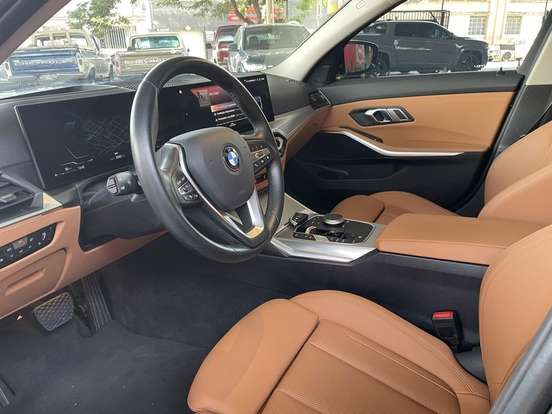 BMW-320i-2023
