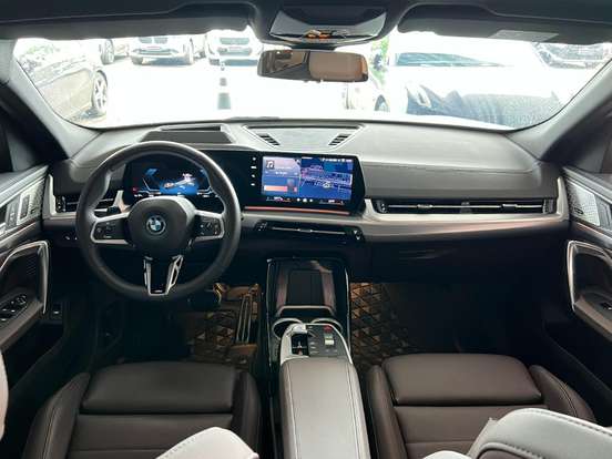 BMW-iX2-2024