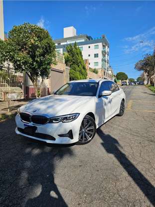 BMW-320i-2020