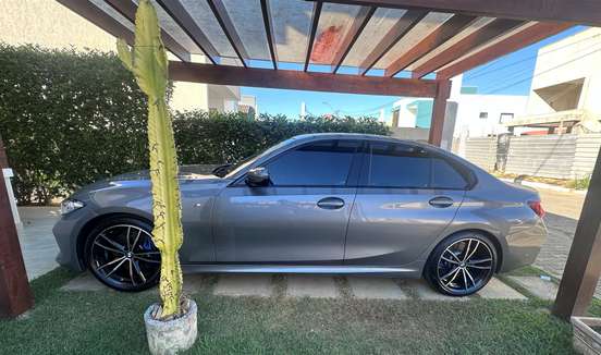 BMW-320i-2023