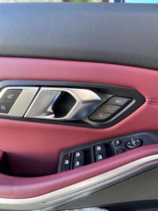 BMW-320i-2023