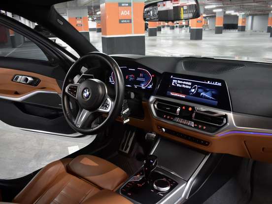 BMW-320i-2.0 16V TURBO GASOLINA M SPORT AUTOMÁTICO BMW-320i-2020