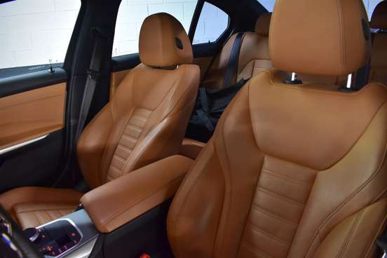 BMW-320i-2020