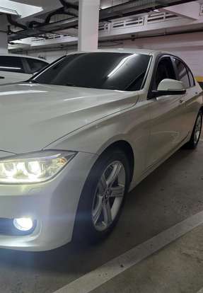 BMW-320i-2013