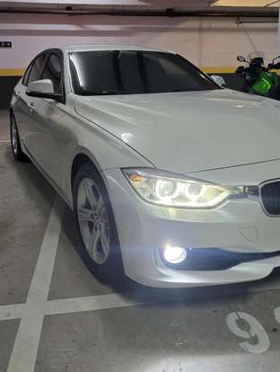 BMW-320i-2013