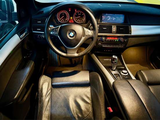 BMW-X5-4.8 I SPORT 4X4 V8 32V GASOLINA 4P AUTOMÁTICO BMW-X5-2009