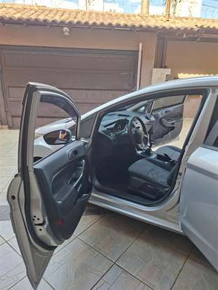 FORD-FIESTA-2015