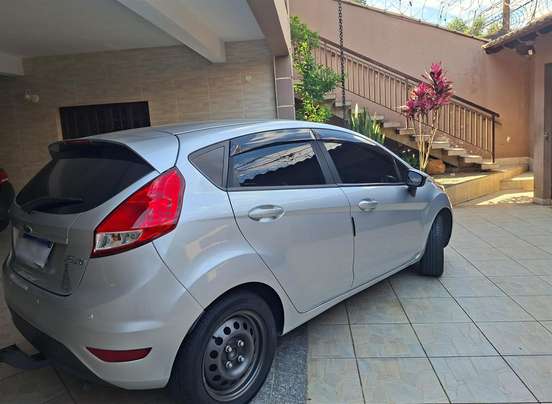 FORD-FIESTA-2015
