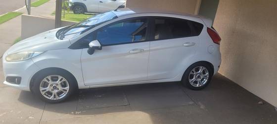 FORD FIESTA 1.6 SE HATCH 16V FLEX 4P POWERSHIFT