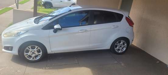 FORD-FIESTA-2014