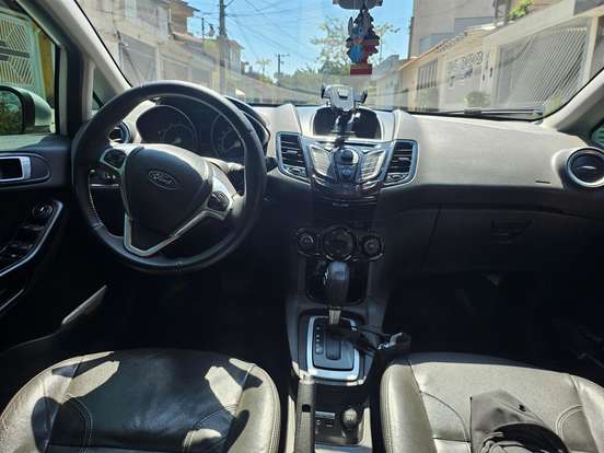 FORD-FIESTA-2014