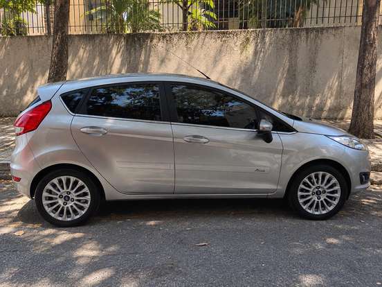 FORD-FIESTA-1.6 TITANIUM HATCH 16V FLEX 4P POWERSHIFT FORD-FIESTA-2013