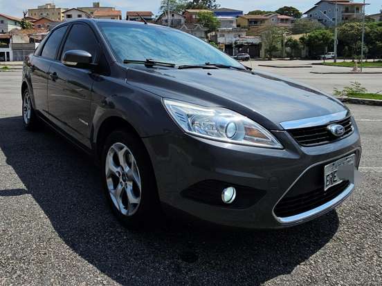 FORD-FOCUS-2.0 TITANIUM SEDAN 16V FLEX 4P AUTOMÁTICO FORD-FOCUS-2011