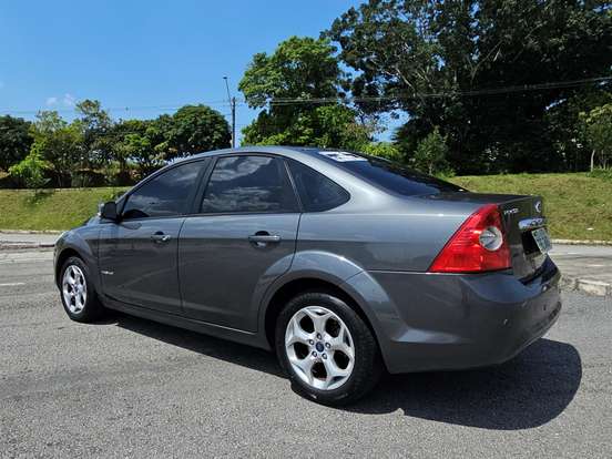FORD-FOCUS-2.0 TITANIUM SEDAN 16V FLEX 4P AUTOMÁTICO FORD-FOCUS-2011