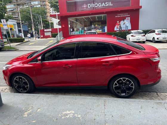 FORD FOCUS 2.0 TITANIUM SEDAN 16V FLEX 4P POWERSHIFT