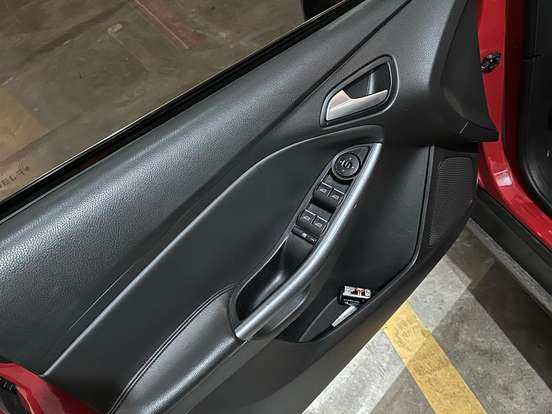 FORD-FOCUS-2.0 TITANIUM SEDAN 16V FLEX 4P POWERSHIFT FORD-FOCUS-2015