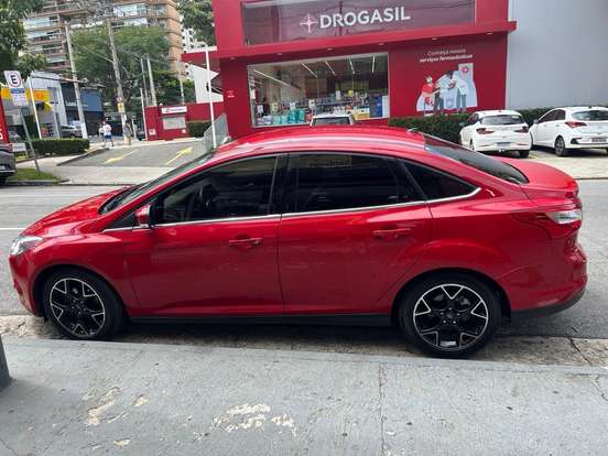 FORD-FOCUS-2015