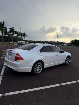 FORD-FUSION-2010