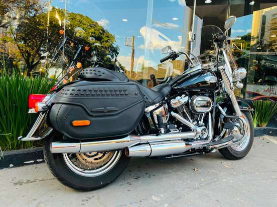 HARLEY-DAVIDSON-SOFTAIL HERITAGE CLASSIC 114-2023