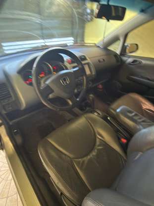 HONDA-FIT-2005