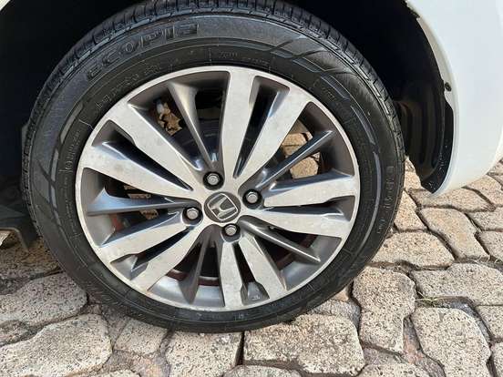 HONDA-FIT-2015