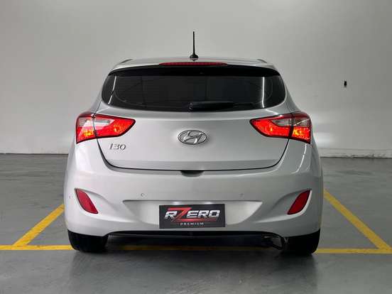 HYUNDAI-I30-1.8 MPI 16V GASOLINA 4P AUTOMATICO HYUNDAI-I30-2013