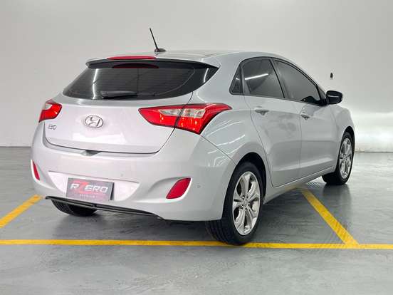 HYUNDAI-I30-1.8 MPI 16V GASOLINA 4P AUTOMATICO HYUNDAI-I30-2013