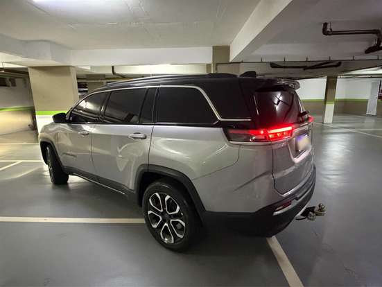 JEEP-COMMANDER-2022