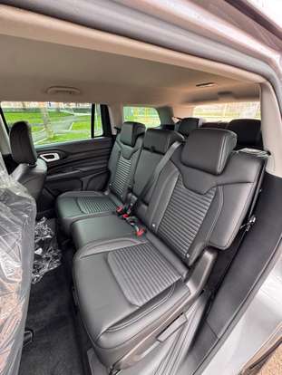 JEEP-COMMANDER-2025