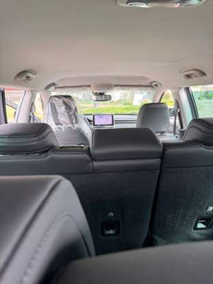 JEEP-COMMANDER-2025