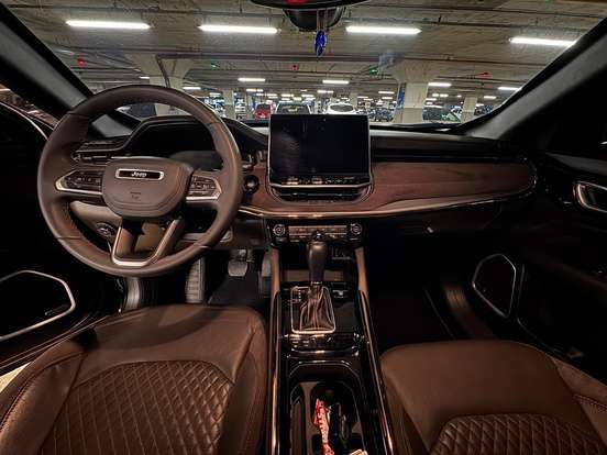 JEEP-COMMANDER-2022