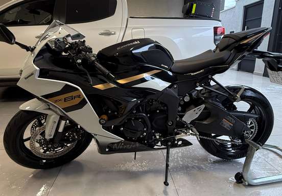 KAWASAKI-NINJA ZX-6R-2025