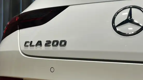 MERCEDES-BENZ-CLA 200-2025