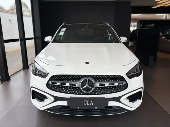 MERCEDES-BENZ-GLA 200-2026