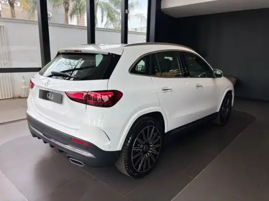 MERCEDES-BENZ-GLA 200-1.3 MHEV AMG LINE 7G-DCT MERCEDES-BENZ-GLA 200-2026