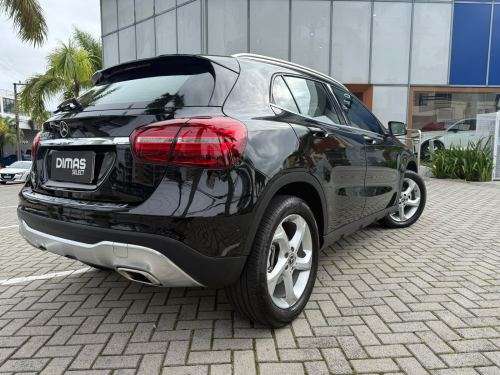 MERCEDES-BENZ-GLA 200-2019