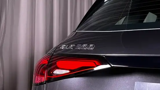 MERCEDES-BENZ-GLC 300-2026