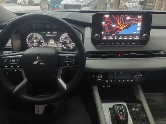 MITSUBISHI-OUTLANDER-2.4 PHEV HPE-S S-AWC DHT MITSUBISHI-OUTLANDER-2025