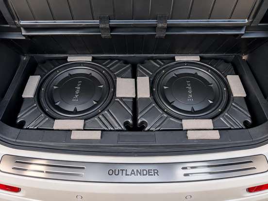 MITSUBISHI-OUTLANDER-2014