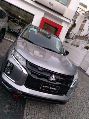 MITSUBISHI-OUTLANDER-2021