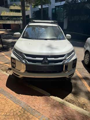 MITSUBISHI-OUTLANDER-2021