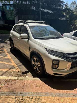 MITSUBISHI-OUTLANDER-2021
