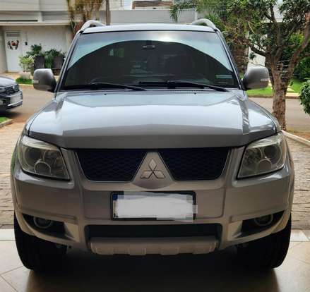 MITSUBISHI-PAJERO TR4-2011