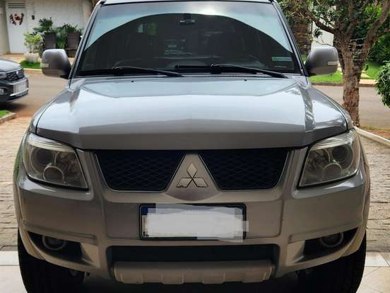 MITSUBISHI-PAJERO TR4-2.0 4X4 16V 140CV FLEX 4P AUTOMÁTICO MITSUBISHI-PAJERO TR4-2011