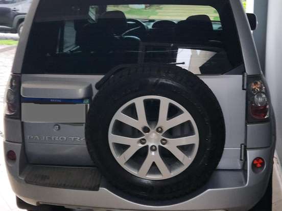 MITSUBISHI-PAJERO TR4-2.0 4X4 16V 140CV FLEX 4P AUTOMÁTICO MITSUBISHI-PAJERO TR4-2011