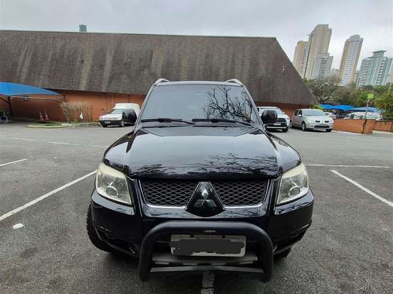 MITSUBISHI-PAJERO TR4-2.0 4X4 16V 140CV FLEX 4P AUTOMÁTICO MITSUBISHI-PAJERO TR4-2011