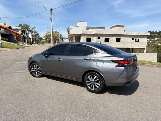 NISSAN-VERSA-2023