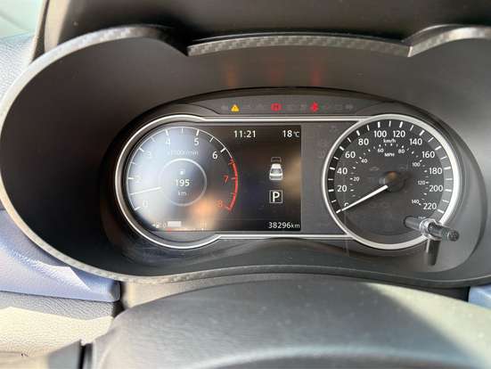 NISSAN-VERSA-2023