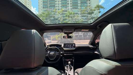 PEUGEOT-208-2023
