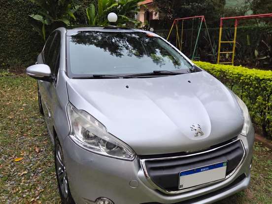 PEUGEOT-208-1.6 GRIFFE 16V FLEX 4P AUTOMÁTICO PEUGEOT-208-2015